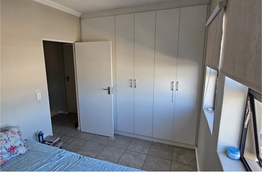 2 Bedroom Property for Sale in Zonnendal Western Cape